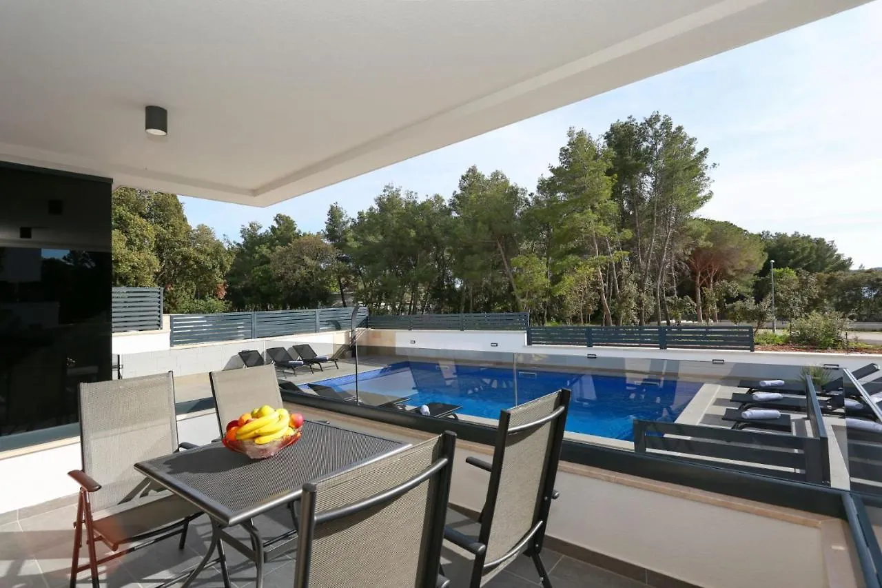 Villa Ankora 1 With Heated Pool Biograd Na Moru Chorwacja